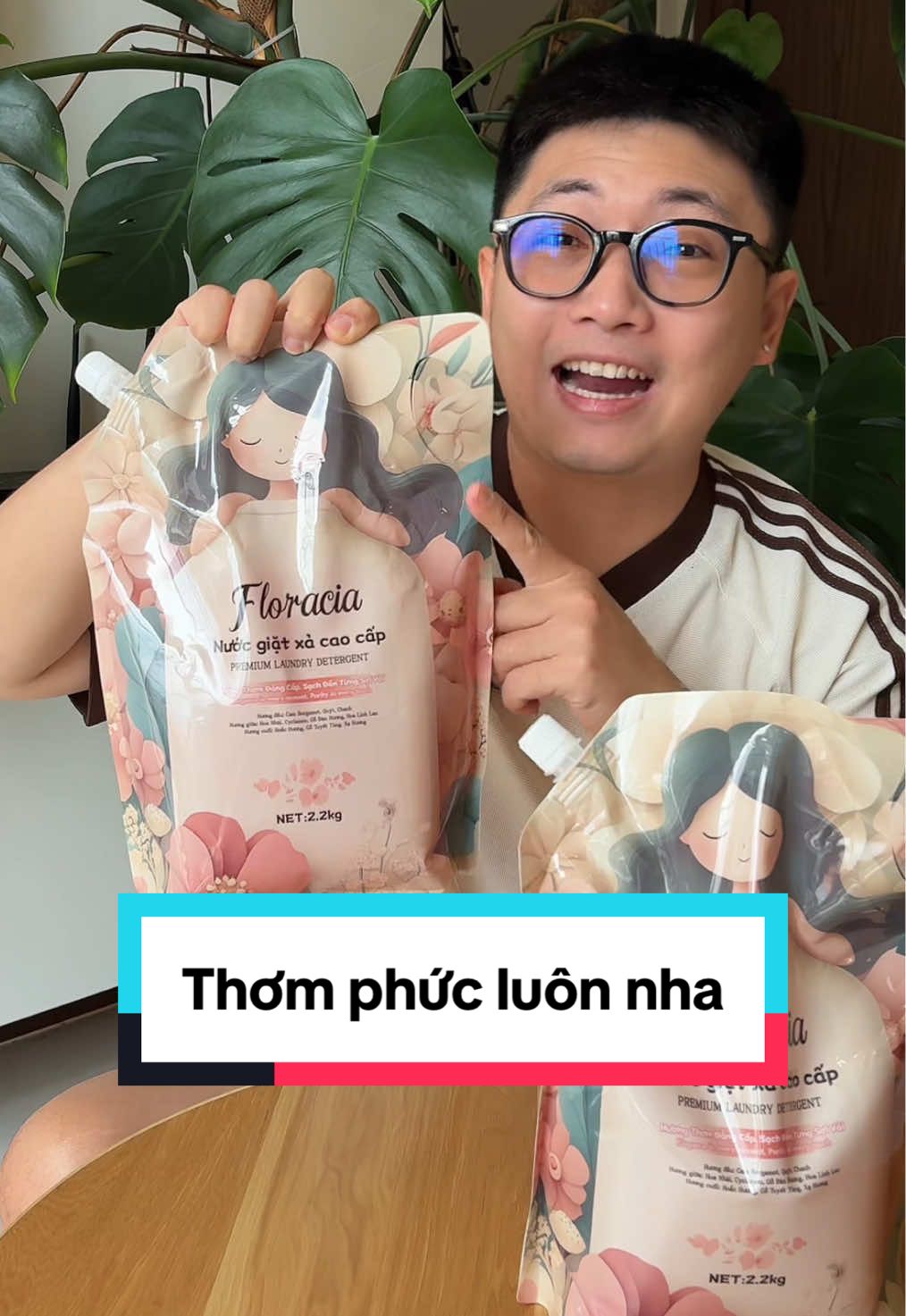 Nước giặt xả Floracia mua 1 tặng 1 giá hời lắm tranh thủ mấy chị ơi #nuocgiat #nuocgiatxa #nuocgiatfloracia 