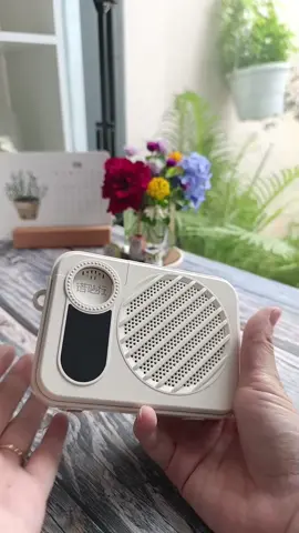 Chiếc loa trợ giảng mà em tự tin nhất để giới thiệu tới thầy cô luôn. Không dây, không vang, không hú, không rè, không đau tai, không phải đứng một chỗ để nói, kiểu dáng đẹp, pin xài được nhiều tiết. Nói chung là 10 điểm thầy cô mình ơi #loatrogiang #loatrogiangkhongday #giaovien #dayhoc #thaycogiao 