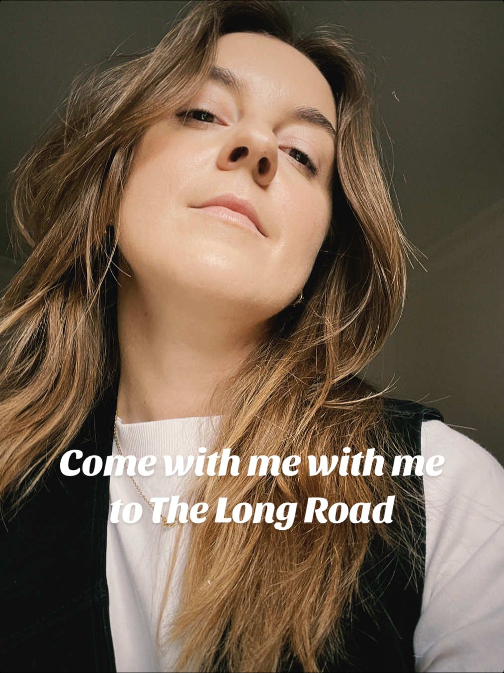 Come with me to @The Long Road as I perform to the early bird Thursday campers 🏕️🚐 #charlottecarpenter #singersongwriter #indierockmusic #altfolkmusic #americanamusic #thelongroadfestival #livemusic #indiemusician 