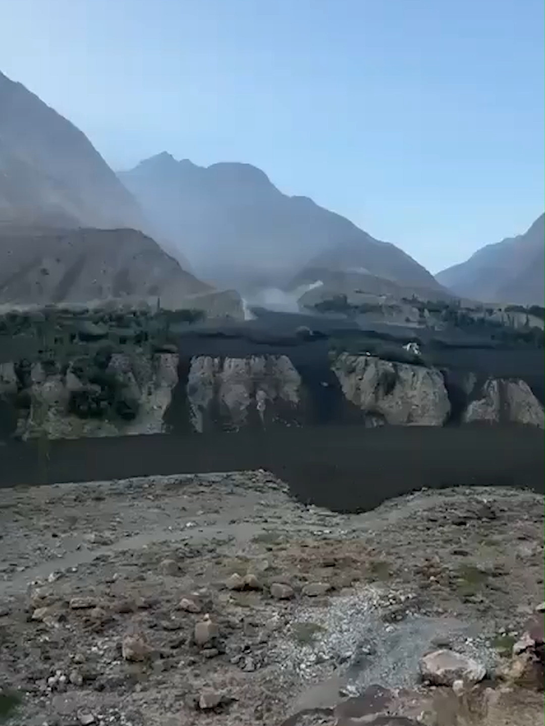 گلگت بلتستان میں گلیشیئر پھٹنے سے سیلاب، دریائے غذر بلاک، ایک مصنوعی جھیل بن گئی #GeoNews #WhatToWatch