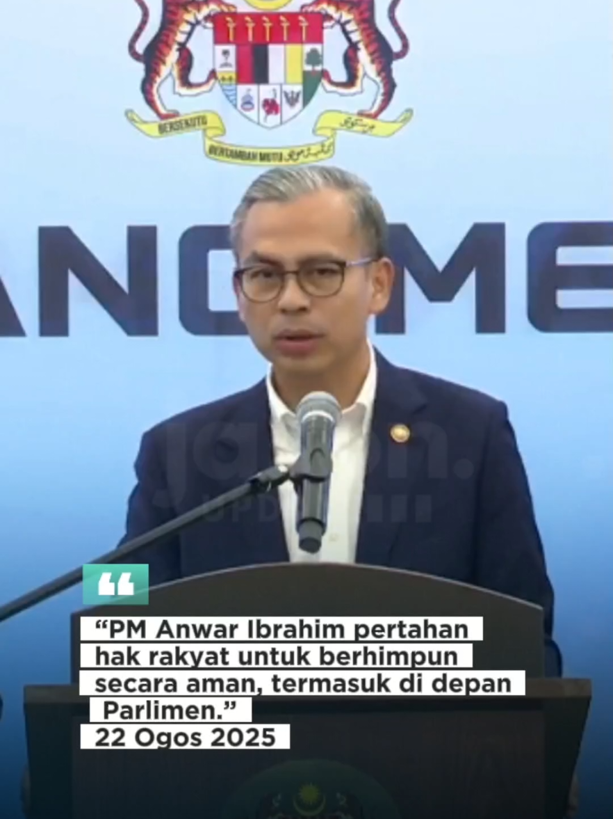 “PM @Anwar Ibrahim pertahan hak rakyat untuk berhimpun secara aman, termasuk di depan Parlimen.” - @Fahmi Fadzil #perhimpunan #parlimen #jurucakapkerajaan #fahmifadzil 