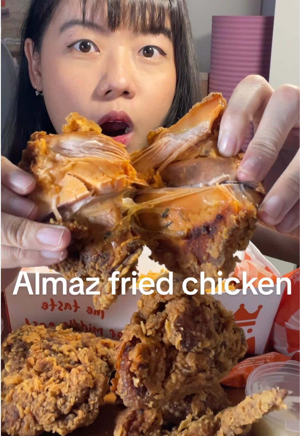 Mukbang Almaz fried chicken, enak bangettt ayam Arab + garlic sauce + nasi kebulinyaa BTWWW HAPPY 30k FOLLOWERS!! Thank you semuanyaaaa buat support kalian 🫶🏻 kita rayakan pake makanan apa yaaah? Ada saran? #mukbang #almazfriedchicken #friedchicken #asmrfood #ayamgoreng 