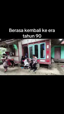 Berasa kembali ke era tahun 90 an #fyp #fypage #polisi #polisiindonesia #perkampungan 