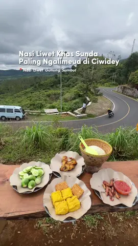 Nihh yang suka main ke ciwidey wajib mampir buat cobain nasi liwet gunung sumbul asli mantap viewnya juga cakep🤤👍 #kulinerbandung #kulinertiktok #serunyaditiktok #creatorsearchinsights 