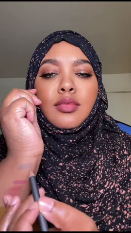 @M.A.C Cosmetics Store #maclippencil #mac #maccosmetics #lipcombo #superbranddaydfyd 
