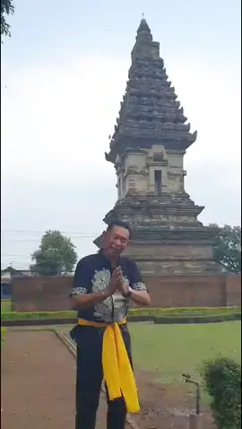 CANDI JAWI - PRIGEN  TEMPAT PEDHARMAN RAJA KERTHA NEGARA