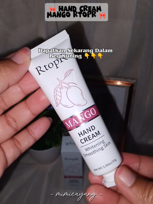 Nak Lembabkan Kulit Tangan Dari Kering Dan Kurang Nutrisi Try Pakai Cream Tangan Dari RtopR , Wangi Buah Mango 🥭 ✨  #handcream #mangortopr #fypageシ #fyp #fyppppppppppppppppppppppp 