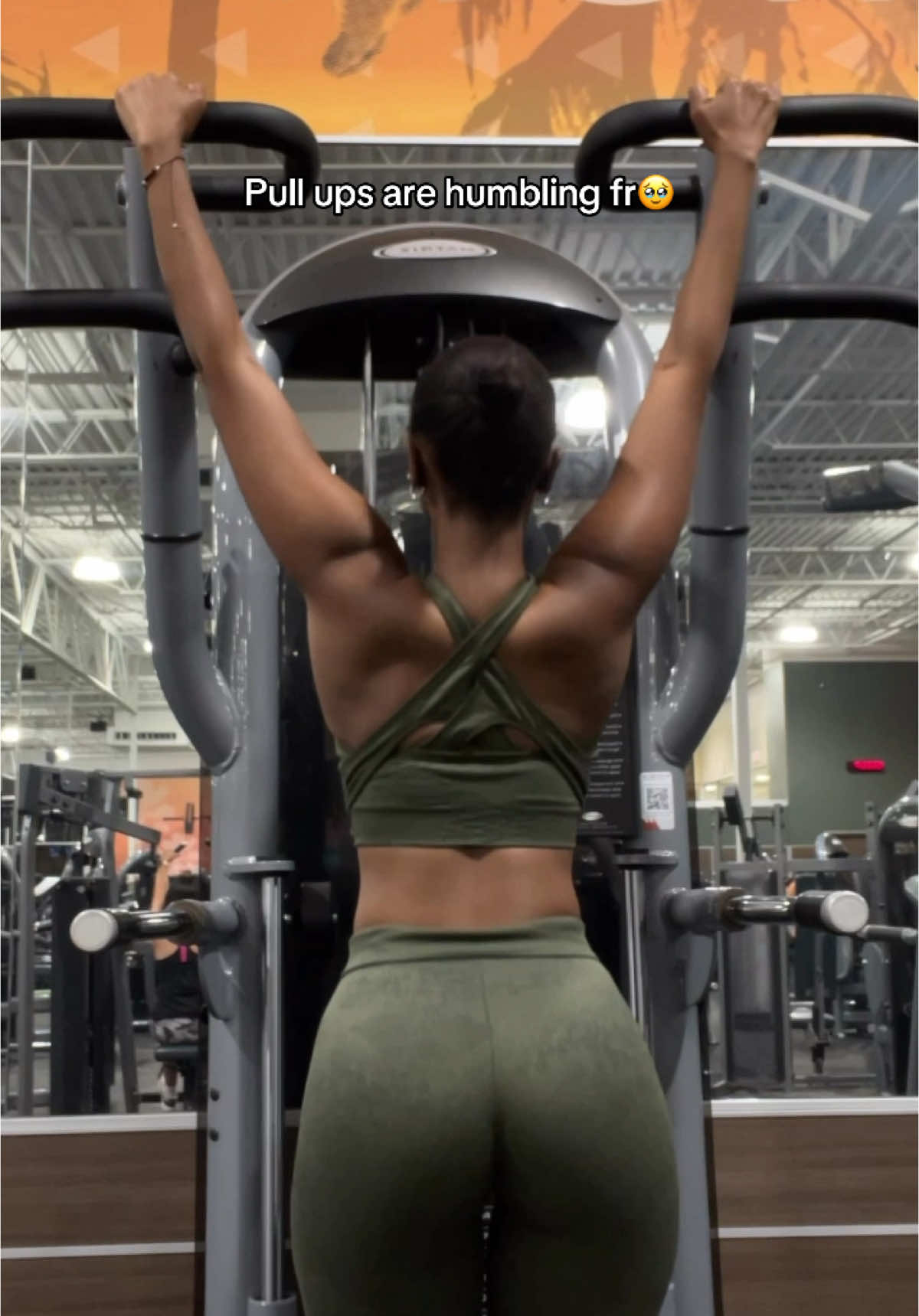 I just wanna be able to do at least one, just one . #pullups #Fitness 