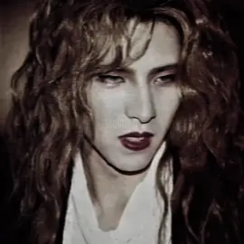 —#YOSHIKI  Hes so funny for that #xjapan #yoshikixjapan #yoshikihayashi #manasama