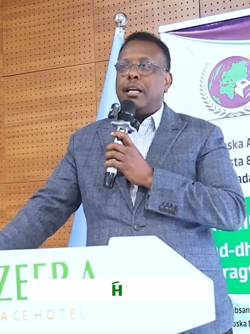 “Waa markii ugu horraysay inta Dowlad ay mucaarad isugu yeerto oo gogol fadhiisiso, Dowladda Soomaaliya waxa ay go'aan ku gaartay in aan la arkin mucaarad awood loo adeegsanayo.”Wasiirka Caddaaladda & Dastuurka XFS Xasan Macallin