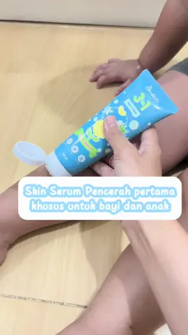 Kulit anak itu ibarat kanvas kecil yang harus dijaga dengan penuh kasih sayang 🌷 Dengan Glowby Skin Serum, kulit si kecil tetap cerah, lembab, dan terlindungi sejak dini. Aman dari bayi baru lahir, ringan di kulit, dan membuat momen pelukan jadi terasa lebih hangat   #serumglowby #lotionanak #lotionbayi #serumanak 