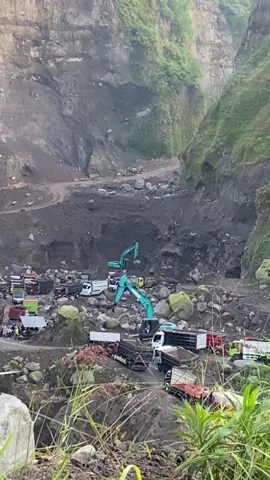 Jan ngepasi tenanan lagu ro kahanane sakiki #kaligendolmerapi #fyp #jogjalantaiatas #merapi #tambangmerapi 