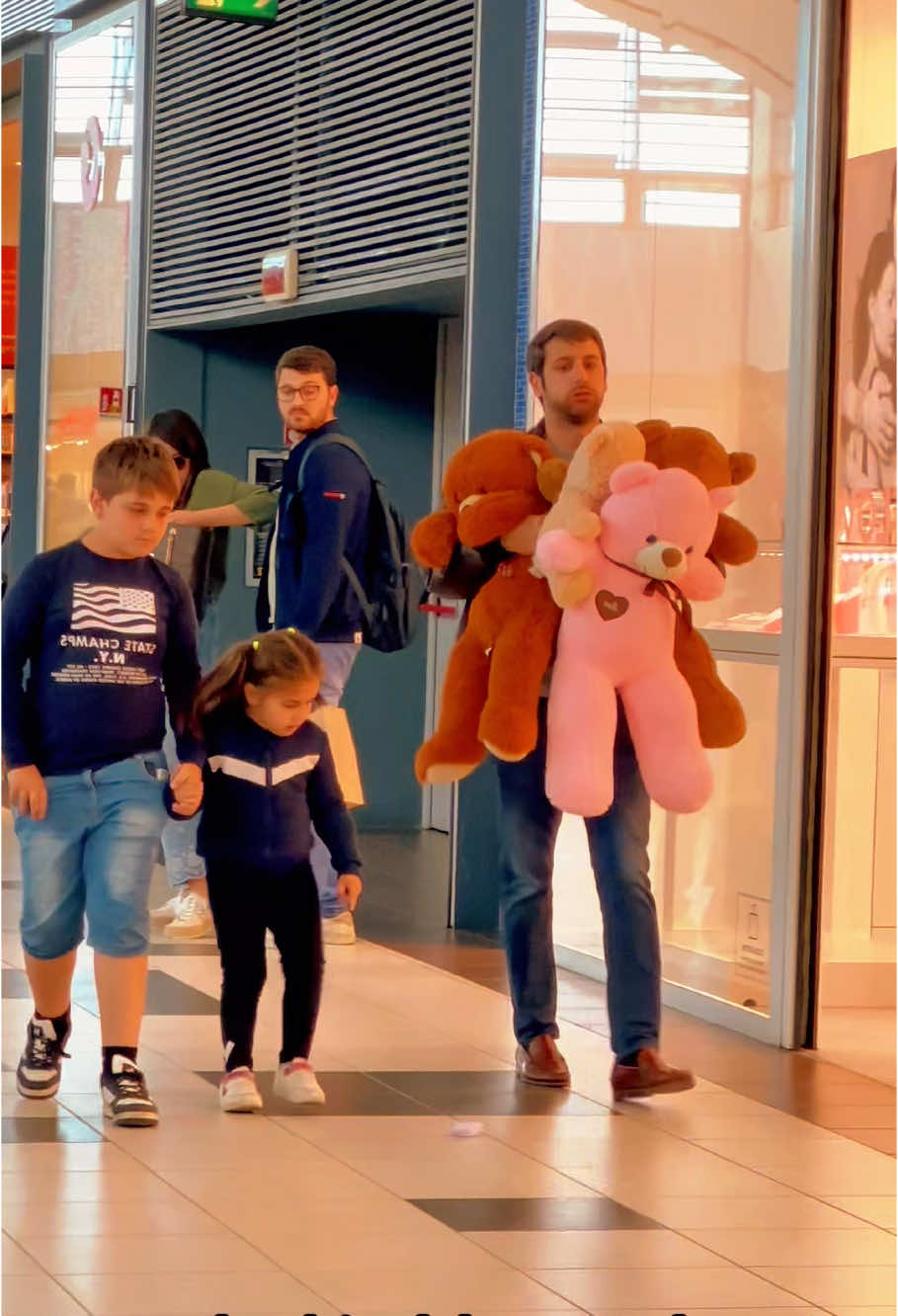 Randomly give away bears on the street#KindnessMatters #Heartwarming #TeddyBearSurprise #Innocence #RandomActsOfKindness