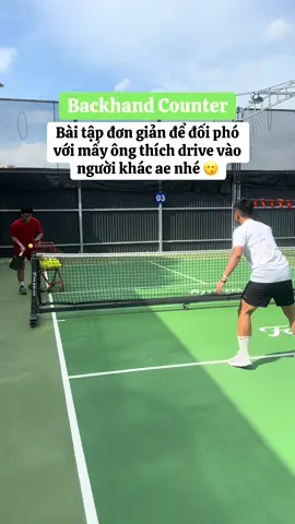 Backhand counter pickleball , bài tập phản công bằng trái tay , đối phó với những cú drive vào thẳng giữa người. Động tác này dùng rất nhiều trong những trận đấu thực tế và rất hiệu quả nhé ae.  #backhand #counter #pickleball #sportsontiktok 