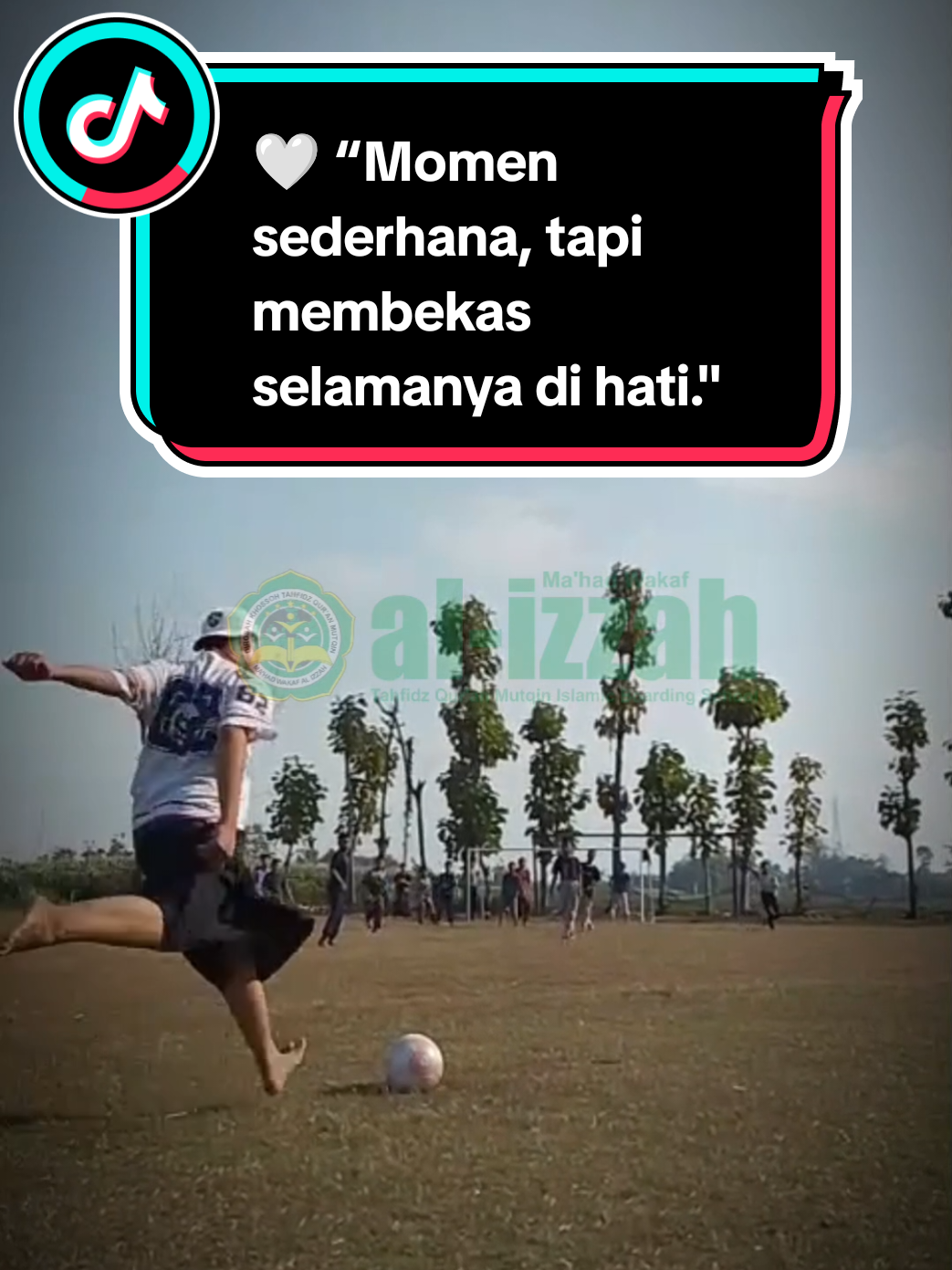 📖 Ada tawa, ada air mata, ada perjuangan… semua bercampur menjadi rangkaian cerita terindah yang hanya bisa dirasakan di pesantren. 💭 Setiap detik di sini bukan sekadar waktu, tapi kenangan yang akan dibawa sampai nanti. 🌙 Dari sahur bersama, belajar Al-Qur’an hingga larut malam, hingga doa-doa yang tak pernah putus… inilah kebersamaan yang tak tergantikan. 🎥 Jangan lewatkan, karena di balik setiap senyuman para santri, tersimpan kisah yang akan menyentuh hati Anda. 🤲 Yuk, jadikan anak kita bagian dari kisah indah ini di Ma'had Wakaf Al Izzah Program Dirosah Khoshshoh Tahfidz Qur'an Mutqin dengan mendaftar di link berikut ini : https://ponpesbaron.id/ponpesbaron-id-spsb-ppb/ #TahfidzQuran #PesantrenBaron #Mutqin #FYP #viral 