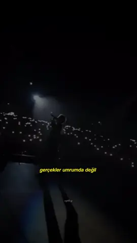 Nasıl dayandın sırtında o kadar dertle. @p0izi 