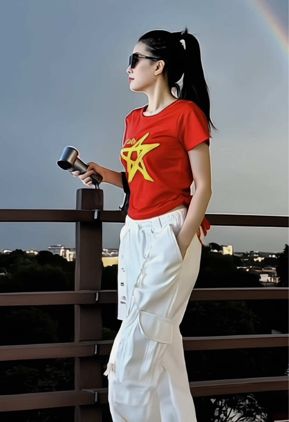 Áo cờ đỏ sao vàng dây rút  thiết kế trẻ trung năng động . Chất thun co dãn 4 chiều mềm mịn, thoải mái hoạt động, from siêu ôm và tôn dáng. #thoitrangnu #aocodosaovang #aosaovang #trending #myoutfit  @Kênh Đồ Xinh 🎀  @Kênh Đồ Xinh 🎀  @Kênh Đồ Xinh 🎀 