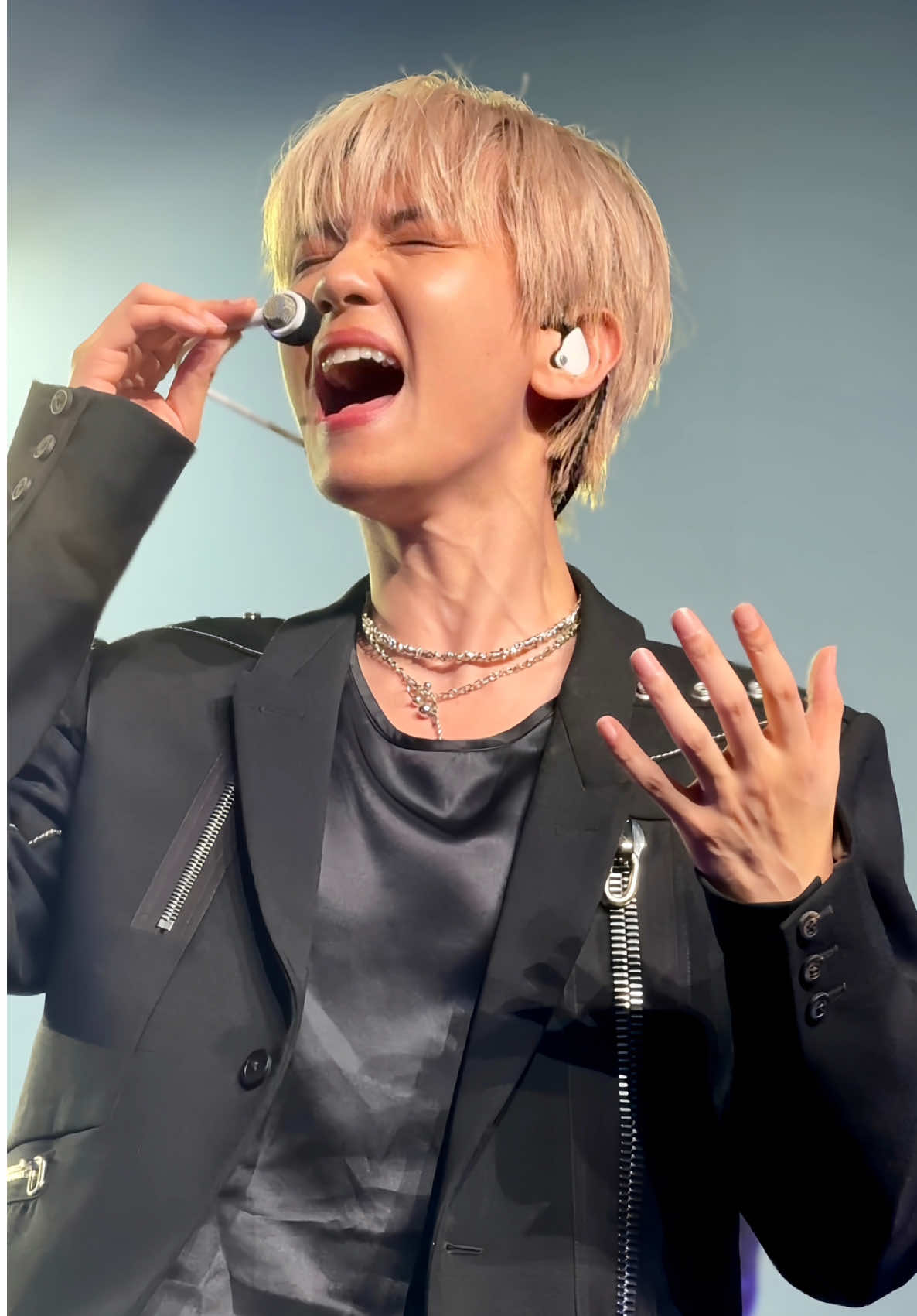 250816 <Reverie> in Jakarta ❤️‍🔥 Pineapple Slice in 4k 🍍 #reverietour #baekhyun #exo #reverieinjakarta #fancam @@BAEKHYUN_official 