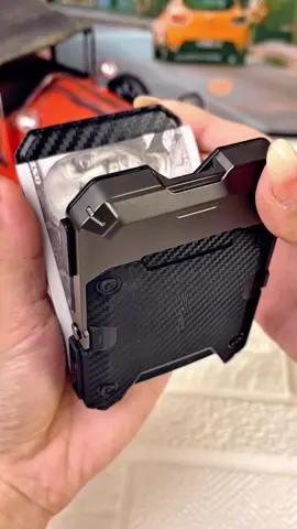 Man, you will love this, it's both a stand and a magnetic wallet, super convenient and practical.#wallet #phonestand #techtok#tiktokshopbacktoschool #supcase #dealsforyoudays #magnetic #magsafe        #foru 