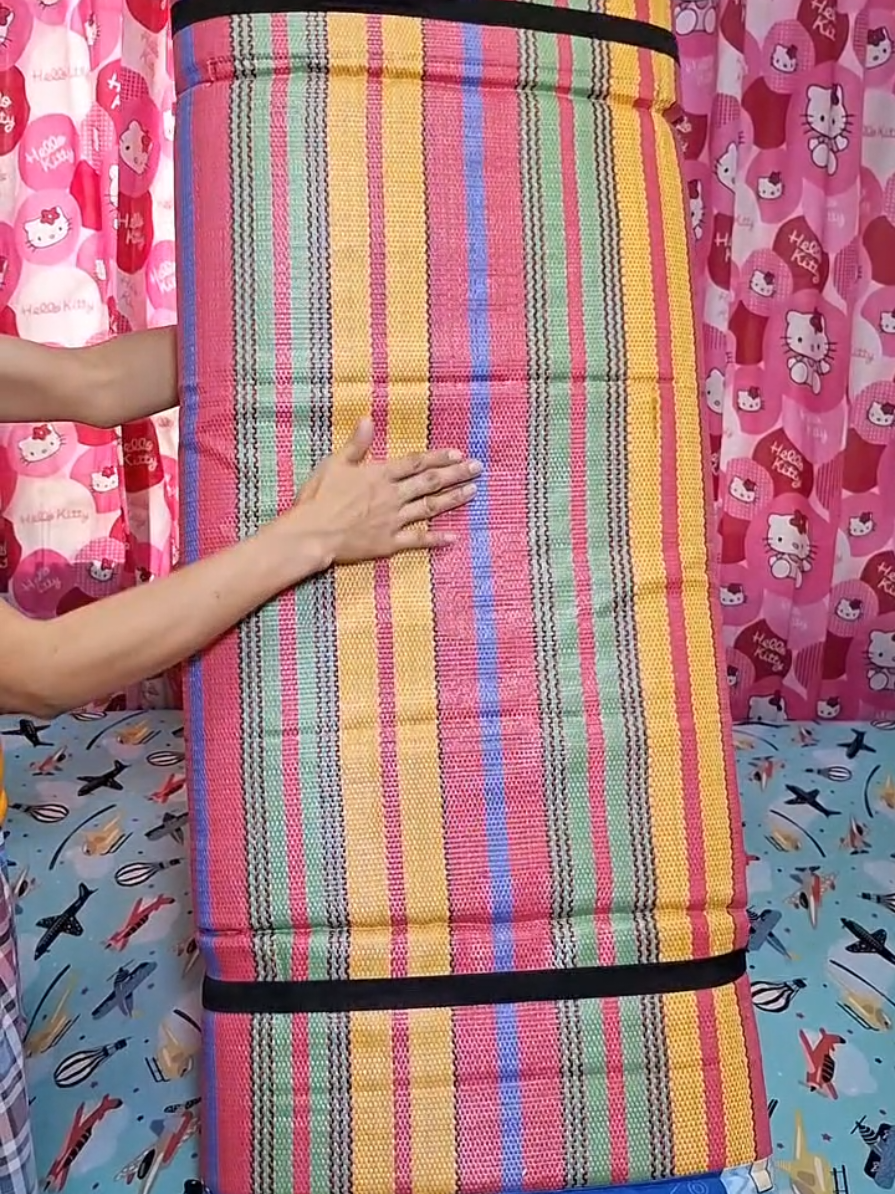Replying to @rosalienonog level up na may foam ka na,may banig ka pa kaya checkout na #foam #foambanig #comforterwithbanig #comforter 