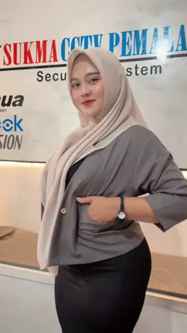 Blazer korean style look simple elegan@ela🍃 #fyp #pemalanghits #blazeroutfit #blazerwanita 