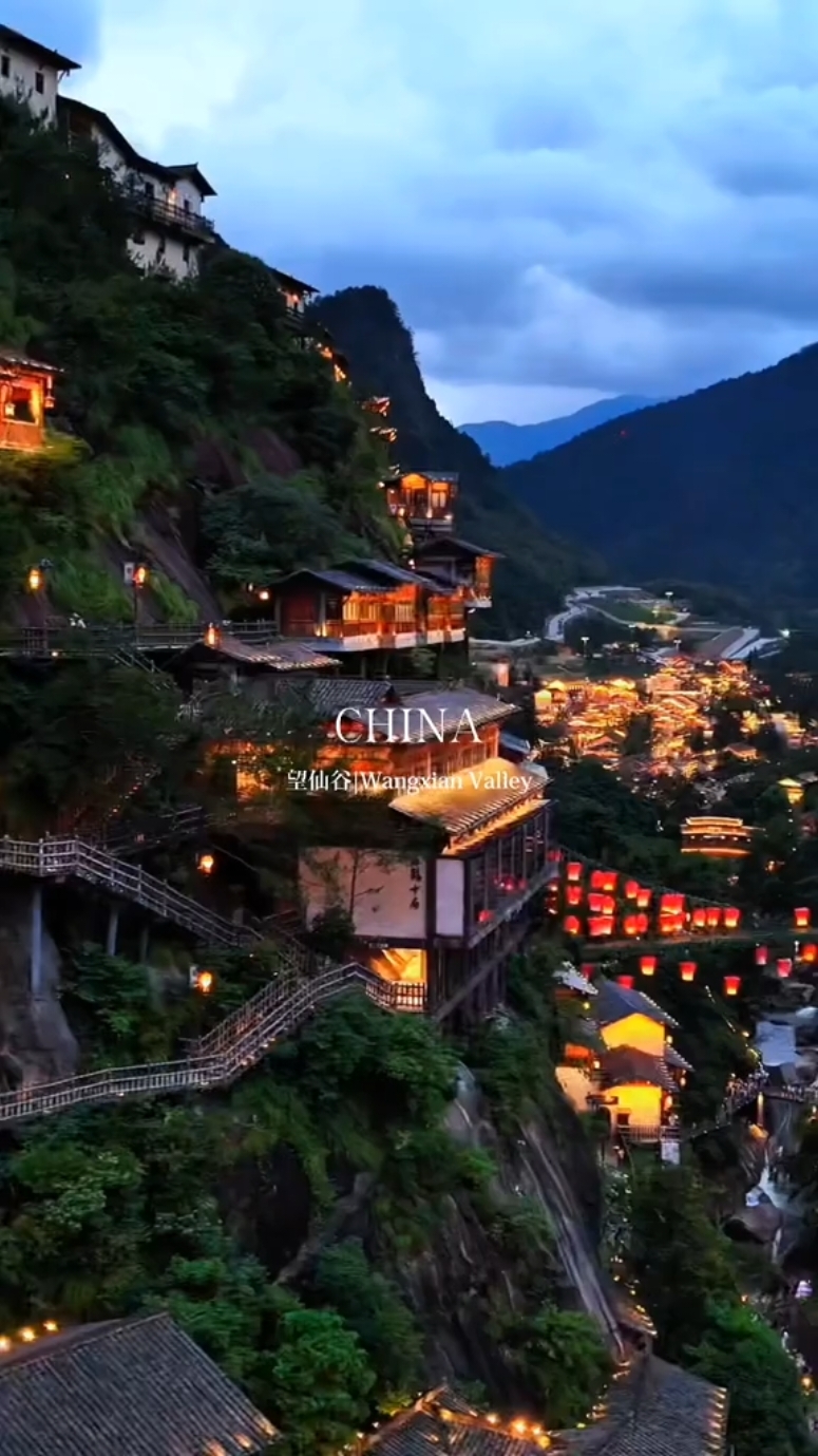 Wangxian Valley：Fairy Tale World #Jiangxi #WangxianValley #望仙谷 #wolink #ChinaNature #fypppppppppppppp #ExploreChina #Chinatravel y#travel #sunsetlover #fyp #tiktoktravel #VisitChina #ChinaTourism #TravelGoals #WanderlustAwaits #ExploreAsia #travelbucketlist #fypppppppppppppp #wangxiangu 