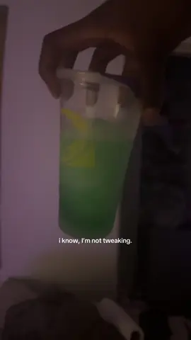 No, I don’t wanna hear anyone say (it’s because it melted, its perfectly fine…) no one drink decreases that much in a cup due to melting its science… someone drunk out of this cup end of discussion 😕 ##crazy##tacobell##ubereats#la