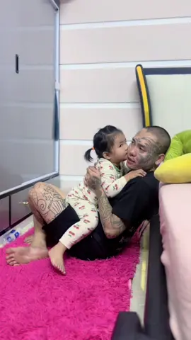 Khi mình bị đuối lý . thì đứng cố mà cãi Cùn… Rồi lôi con nít vào cái drama  xà lơ của mình . Vậy nha….☺️
