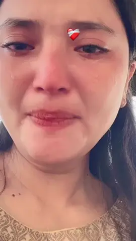 :لم يكن يغني وانما كان يشكي من شيئًا ما💔