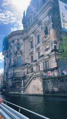 A stunning view of the Berlin Cathedral (Berliner Dom) 🏰, a masterpiece of baroque architecture by the River Spree 🌊. Its impressive dome and intricate design make it a true symbol of Berlin's rich history. Enjoying the sights from a relaxing boat tour along the river 🚤 #BerlinCathedral #BaroqueArchitecture #RiverSpreeViews #BerlinLandmarks #TravelGermany 