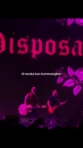 perang kan berakhir, cinta kan abadi, di tanah anarki, romansa terjadi.