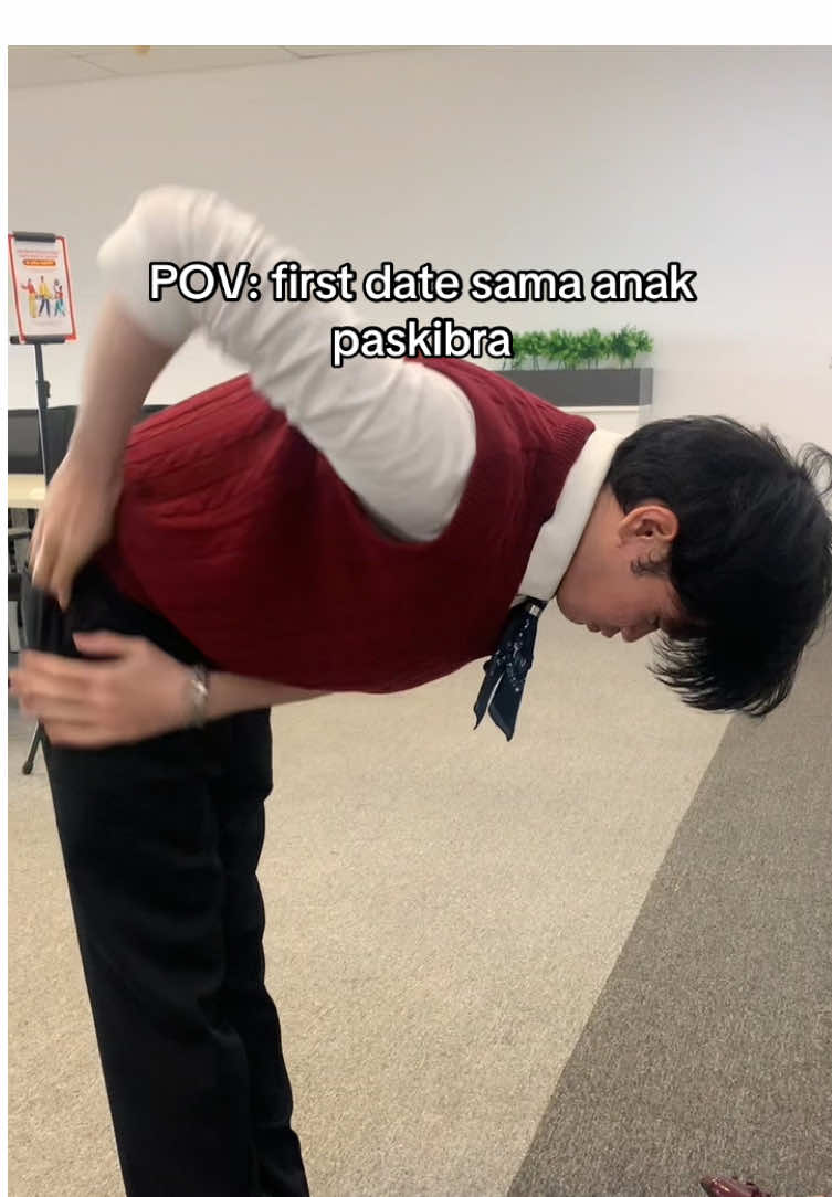 emang kalo ngedate sama anak paskibra biasanya gini ya guys?…😥😥  #paskibra #pov #firstdate 