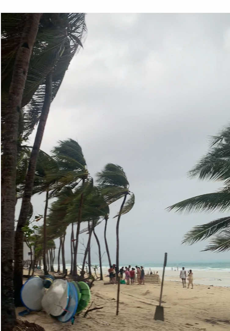 ang sama sama ng panahon sa boracayyyy huhu