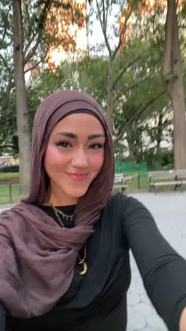 if u saw me filming in public no you didn’t /: 