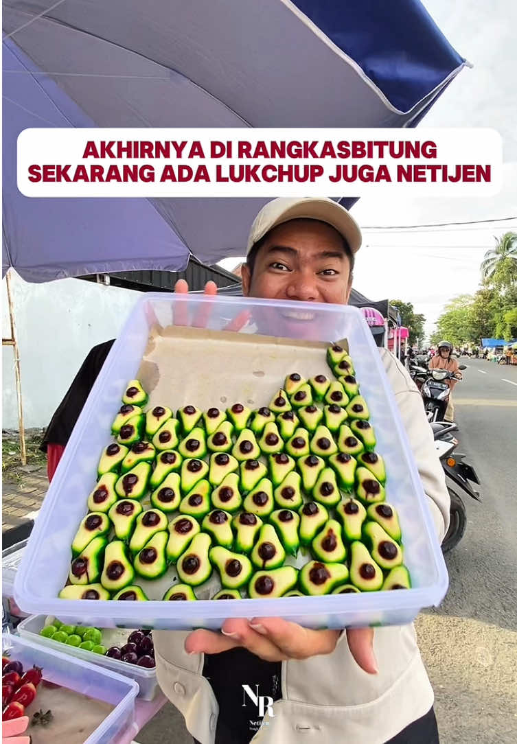 Guys sekarang lukchup udah ada di rangkas belinya di @zsm.group  📍Lokasi: Samping Bank BRI arah makam pahlawan, Rangkasbitung. ⏰ Buka pukul 16.00 - sehabisnya  Cusss gaskeun…. #fyp #kulinertiktok #rangkasbitungbanten #rangkasbitung #jajanantiktok #lebakbanten #foryou #kuliner 