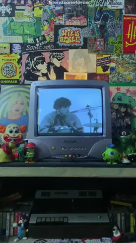 Oasis - Whatever #oasis #liamgallagher #noelgallagher #britpop #standbyme #wonderwall #lyricsvideo #nostalgia #vintage #tvtabung 