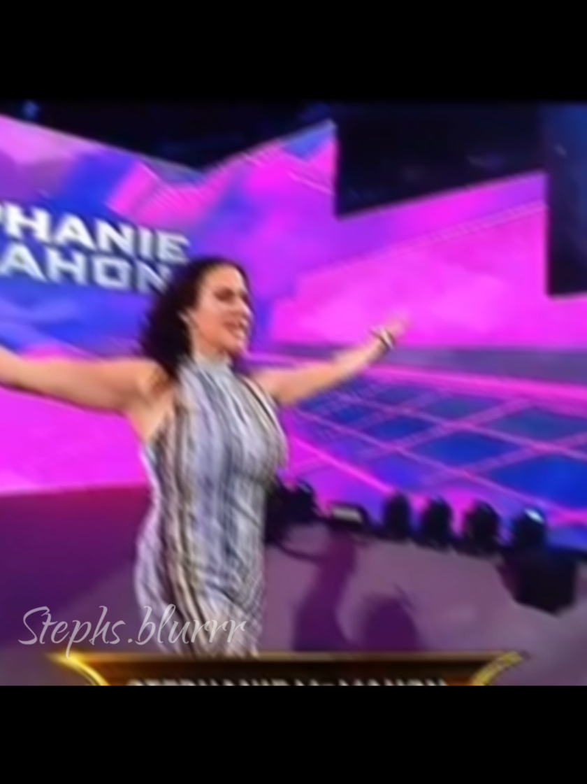 you kinda look familiar 😼😝 @Steph McMahon #WWE #stephaniemcmahonwwe #stephaniemcmahonedit #fypシ゚viral #blurrr 