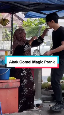 Sentiasa ada insan yang ikhlas dalam berbuat baik kepada orang lain ❤️ Internet bertemu Kak Sere dan Kak Rosie. Kak Sere adalah penjual buah-buahan. Disebabkan Kak Sere sentiasa bersikap mesra dan ikhlas, kadang2 terdapat orang yang mengambil kesempatan daripada kebaikannya. Walaupun sudah berkali-kali kena tipu, Kak Sere tetap melayan kehidupan dengan penuh kasih sayang. Saya juga ingin mengucapkan terima kasih kepada Kak Rosie kerana apabila dia melihat saya tidak ade duit untuk makan, dia membantu saya tanpa teragak-agak. Thank you @Kitsui Malaysia for joining me in this meaningful surprise ❤️ #kitsuimerdekaglow