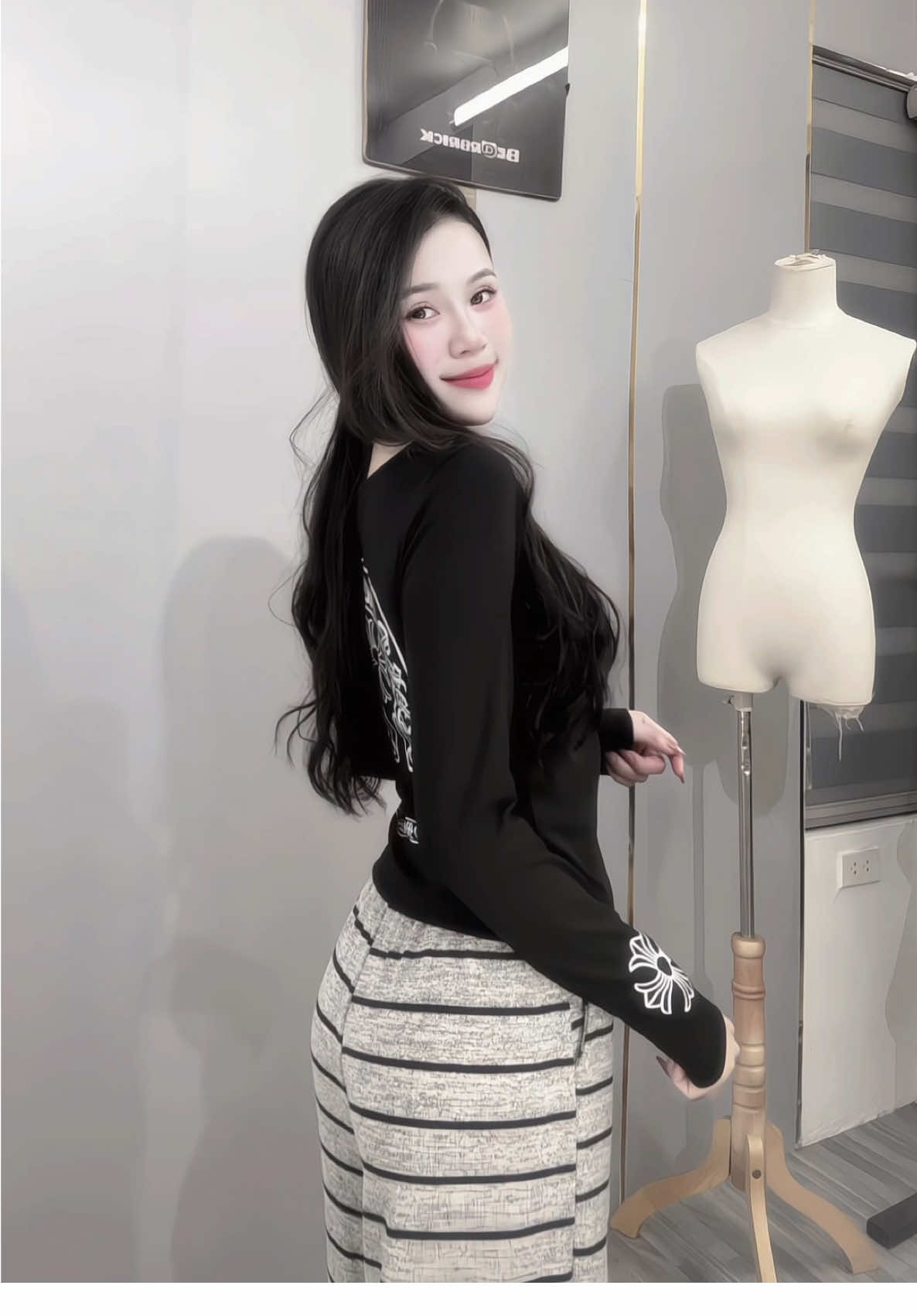Tình yêu với em là sao …#shophuong #viral #xh 