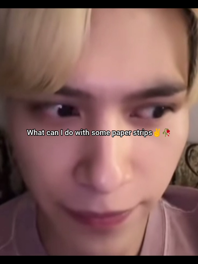 Some of y’all love acting dumb in my cmt section. I’m not repeating myself every time. I’m a customer, not here to thank a bloodsucking multi-millionaire company #straykids #skz #karma #capital 