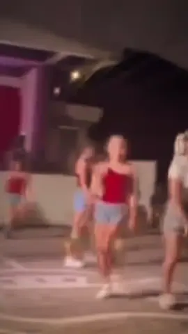 pwede na mag back-up dancer HAHAHAHAH🤫😁 @NICOLETTE