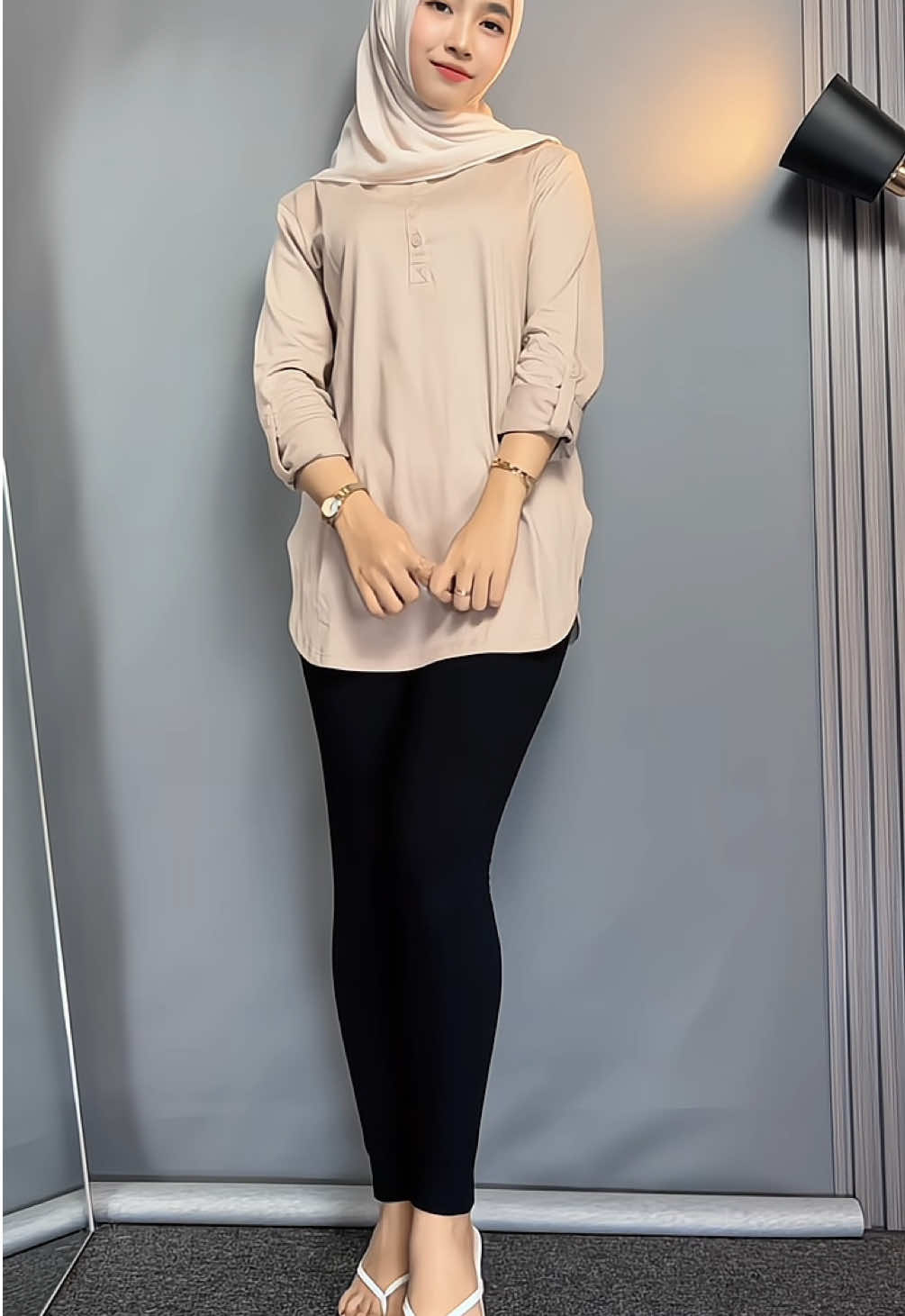 Kaos oval bahan adem serap keringat nyaman pol dipakai bisa buat busui juga bestii😍🥰 #rekomendasi #atasanwanita #kaos #fyp 