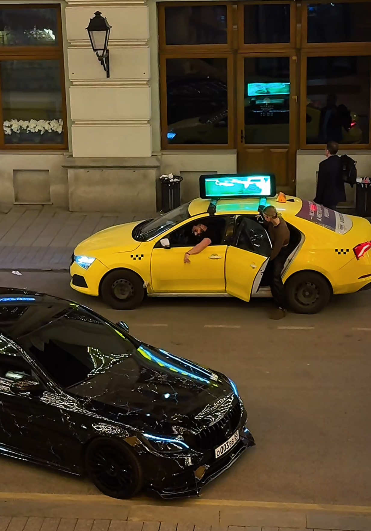 Что у вас здесь происходит 