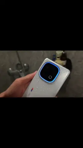 Khả năng chống nước trên Iqoo 13 mạnh mẽ đến vậy ư? #douyin抖音 #vivo#iqoo#fyp #techtok 