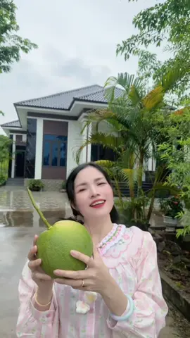 Hái bưởi cùng em…#halyna #thoitrang #tiktok #xh 