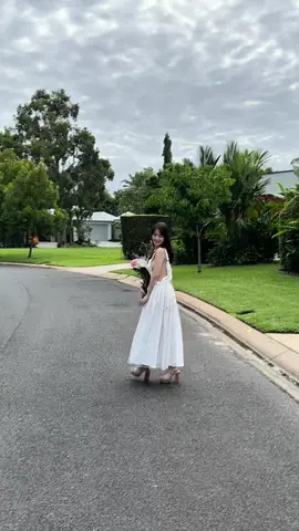 写真集発売まで5日🇦🇺 プロフィール🔗からご予約受付中です！ 8月31日にはお渡し会の詳細はInstagram、Xまで♡