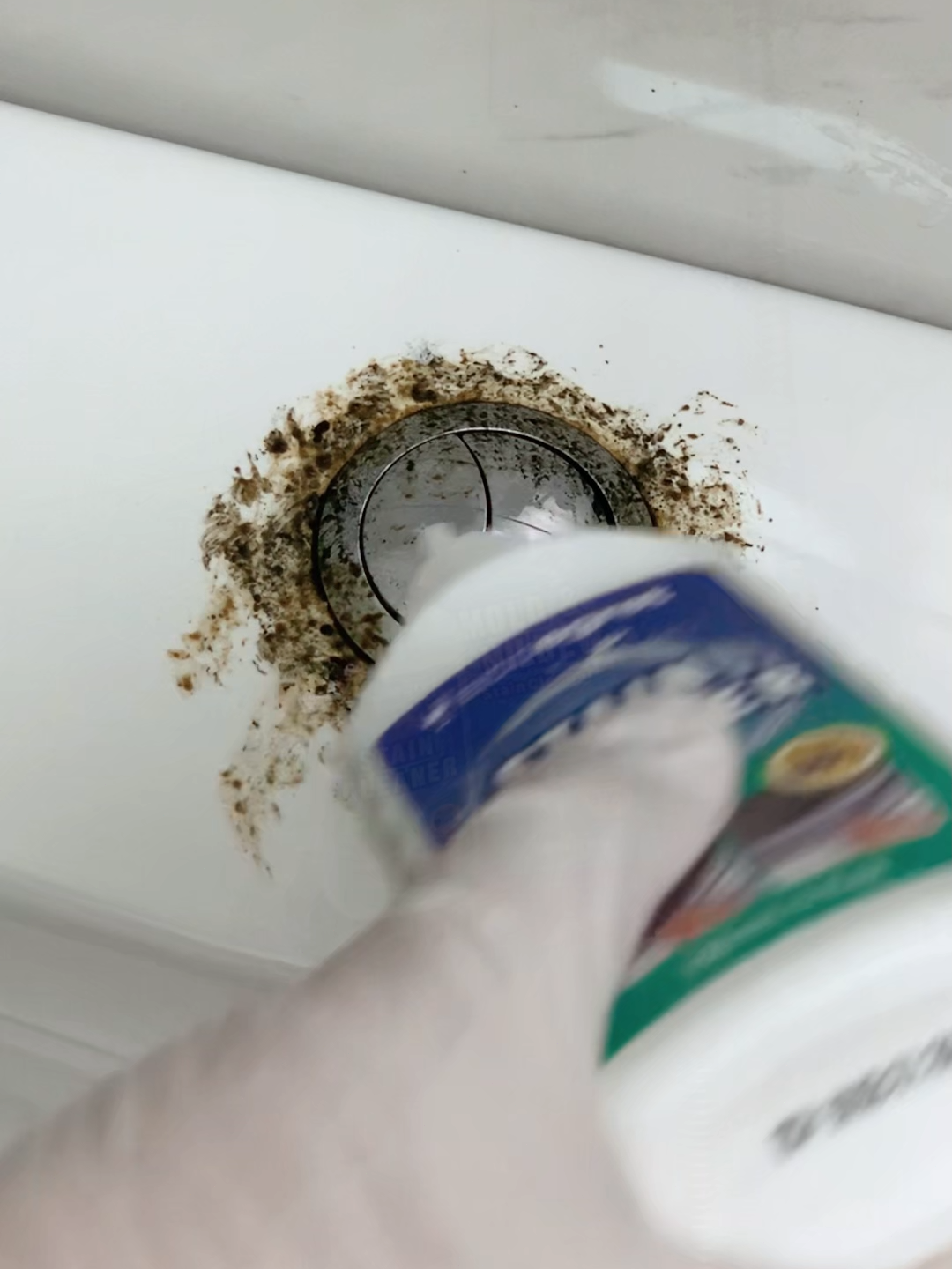 I'd like to call it a mold killer!#mold #antimold #household #cleaningtips#deepclean