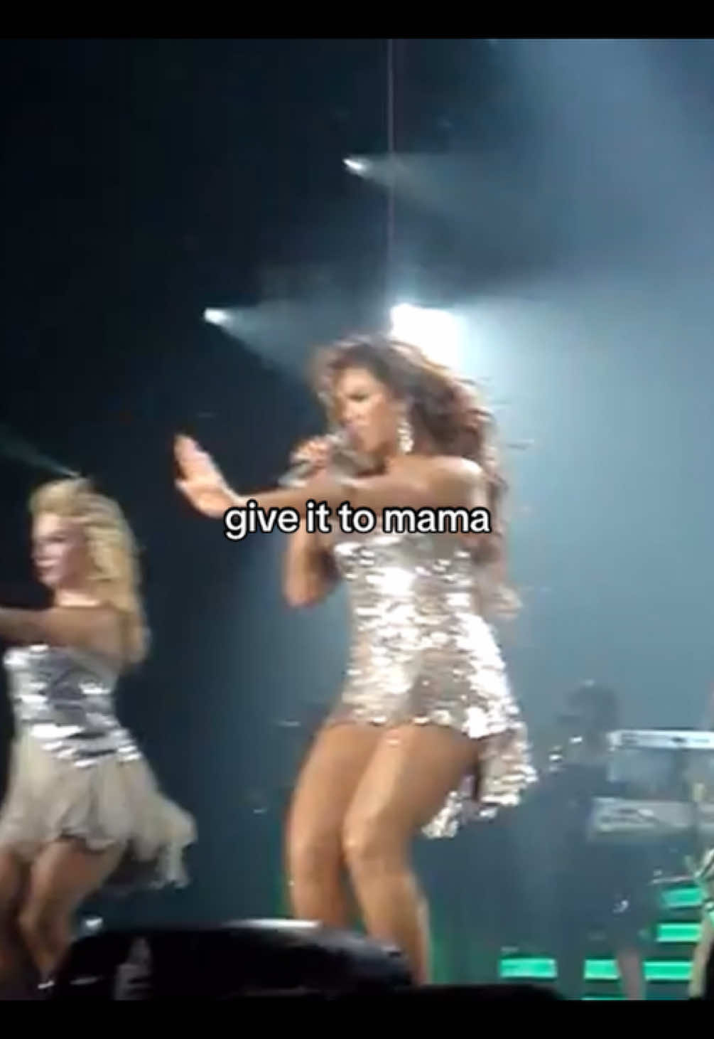 green light>>> #beyoncé #beyhive #fyp #makemefamous #viral 