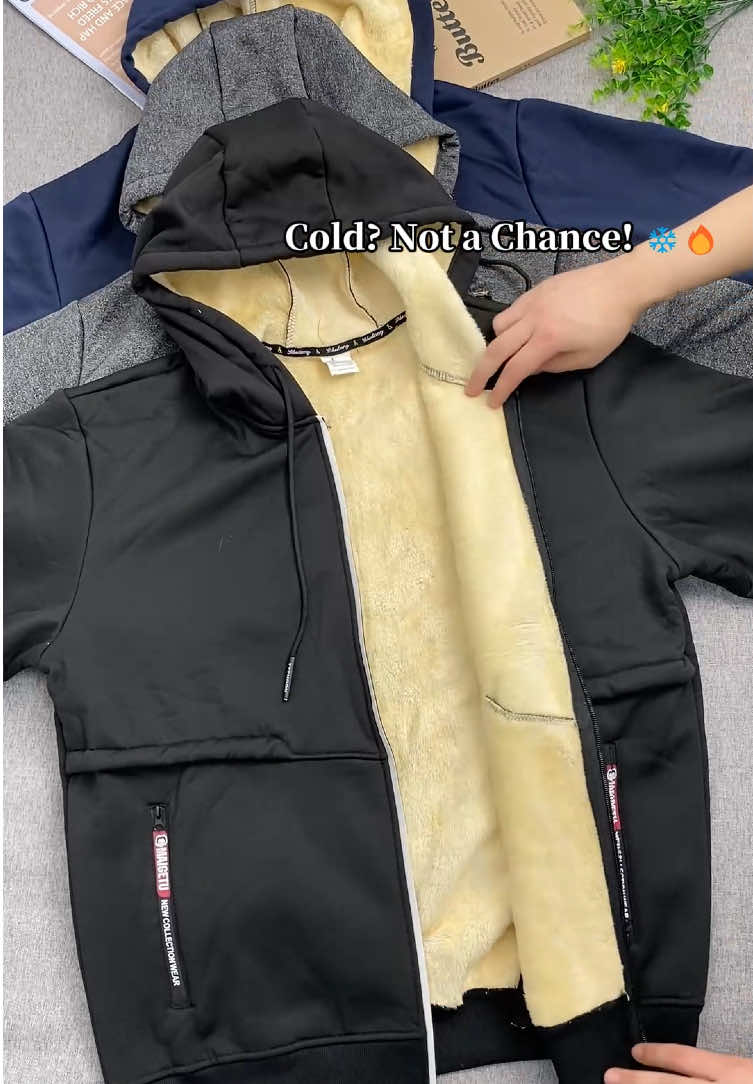 Stay Warm, Look Cool ❄️ #tiktokshop #paratipage #fy #foryoupageofficiall #tikt #viralvideo #FallFashion #WinterStyle #BackToSchool2025 #HolidayShopping #GiftForHim #ColdWeatherGear #CyberMondayDeals #WeekendVibes #MensStyle #Outerwear #MensJacket #WinterJacket #HoodedJacket #Streetwear #CasualWear #PlushLined #ZipUpJacket #MensFashion #WarmOuterwear 