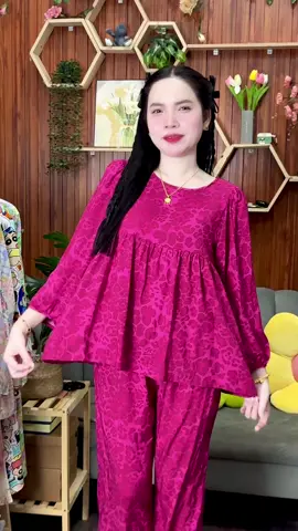 Màu hot chi e ơi 